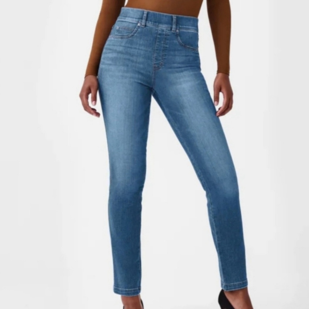 SPANX Straight Leg Jeans Sz MT